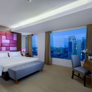 Quest Hotel Darmo - Surabaya By Aston